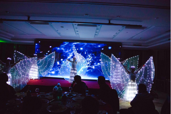 硅動(dòng)力舉辦“開放創(chuàng)新,高質(zhì)量發(fā)展”2019年年會(huì)(圖5) 硅動(dòng)力舉辦“開放創(chuàng)新,高質(zhì)量發(fā)展”2019年年會(huì)(圖5)